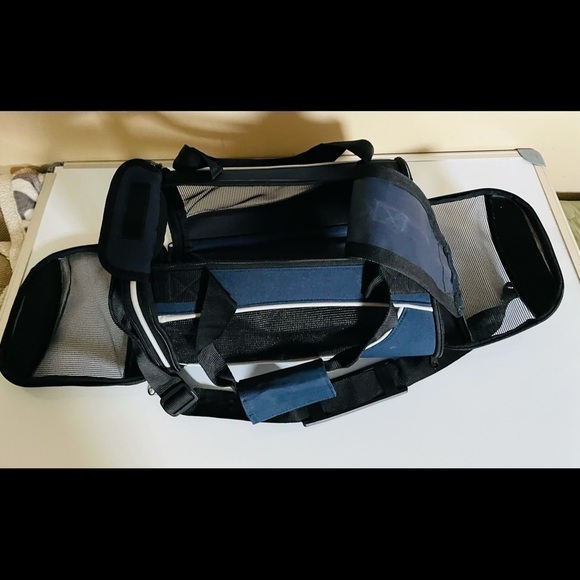 PET carrier Small dog/cat blue canvas/mesh with shoulder strap. - Picture 6 of 16